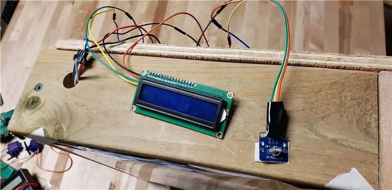 การติดตั้งเซ็นเซอร์ IR และ LCD (อุปกรณ์เสริม)