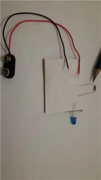 Gawin ang mga butas sa Cardboard / Drill PCB