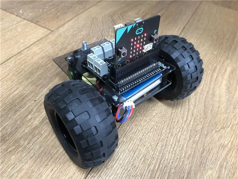 Einfacher Micro:Bit-Roboter mit Lego Technics-Rädern