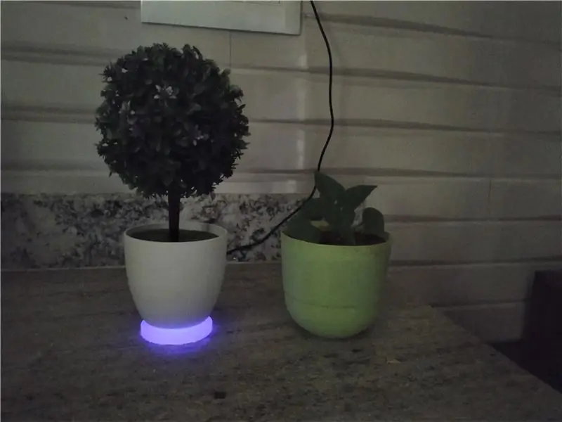 Smart Planter - سطح آب را نشان می دهد