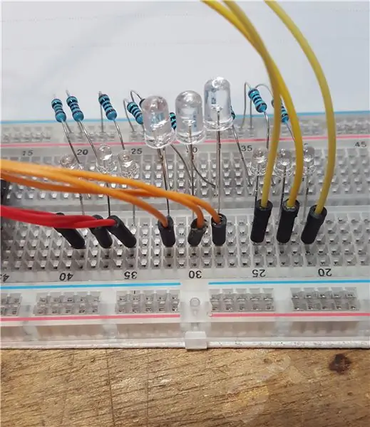 Alternando 3 bancos de LEDs com um interruptor e Visuino