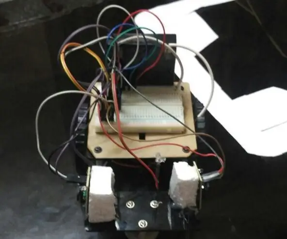 Arduino holda chiziq izdoshi roboti: 4 qadam