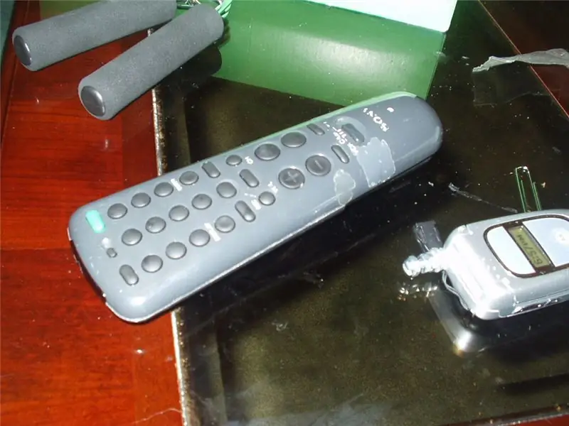 DIY Cheap IR Reflector para sa isang Remote Control: 9 Mga Hakbang