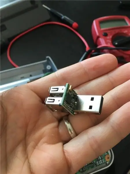 გათიშეთ USB კერა