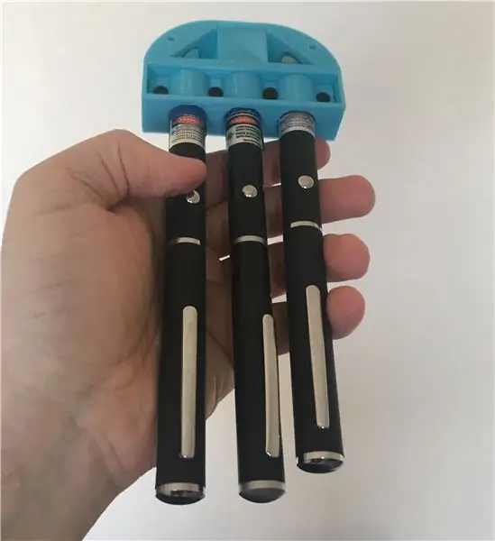 Triple-Barrel Pocket Laserpointer aus einem recycelten Prismenwürfel