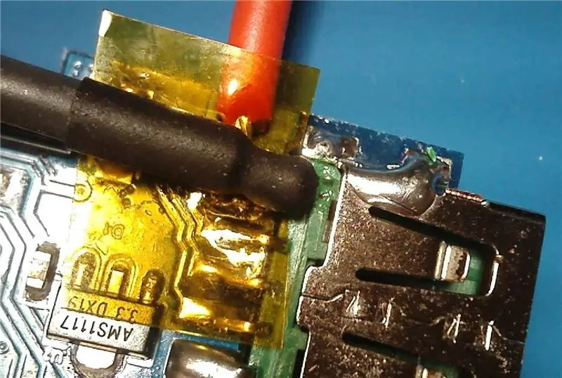 Els cables que porten corrent de soldadura al PCB