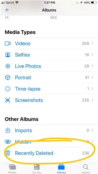 Přejděte dolů a otevřete album „Nedávno smazané“