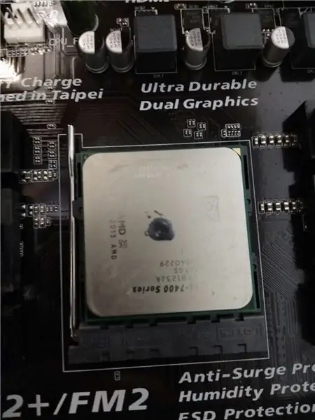 Sapukan Thermal Paste dan Pasangkan Heat Sink