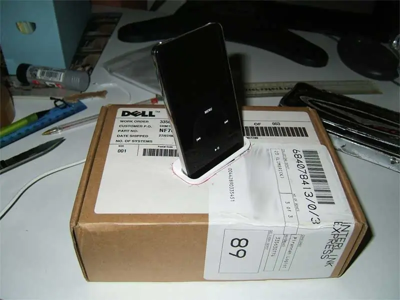 Ghetto Packaging IPod Dock