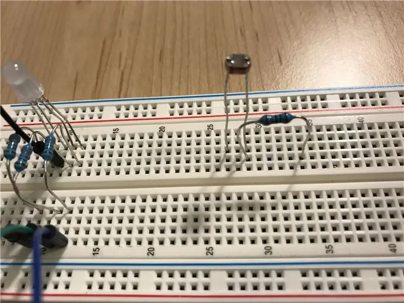 Fotocel op Breadboard instellen