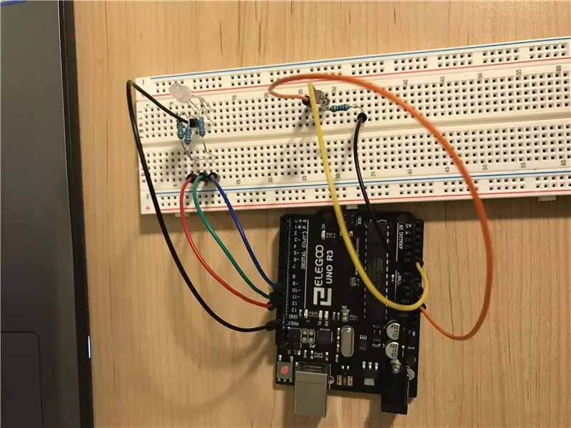 Sluit de Arduino aan