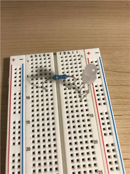 Vendosni LED në Breadboard