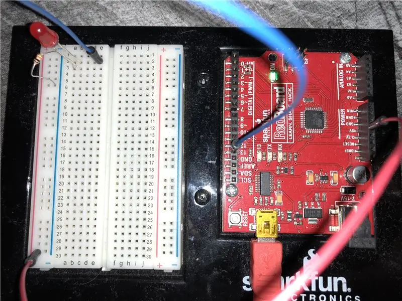 Ühendage Arduino 5V pordiga +30 ühendamiseks hüppetraat