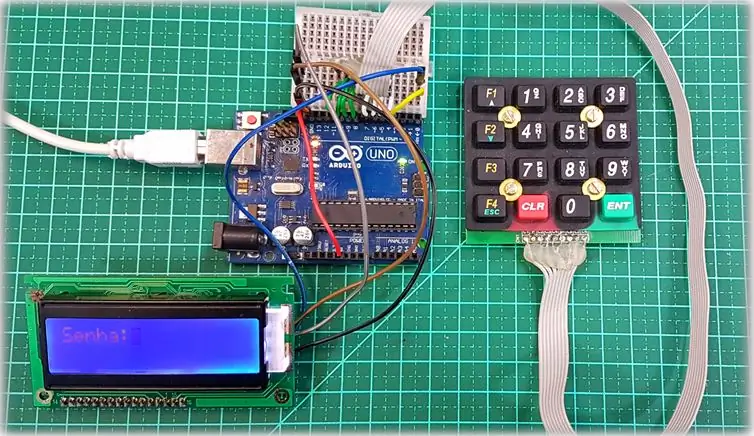 Klávesnice palubní desky s LCD displejem a Arduino Uno