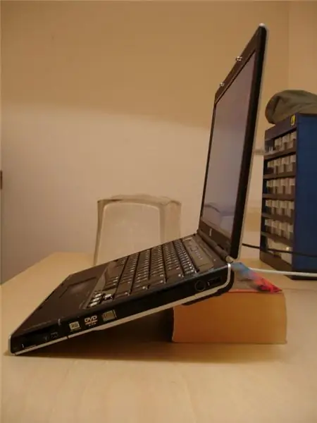 Vinkelfäste Laptop Stand