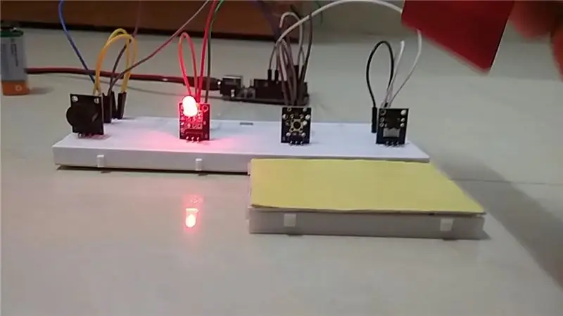 Sensor de bloqueig de llum Arduino (mòdul d’interrupció de fotos): protecció de les vostres targetes (prototip)