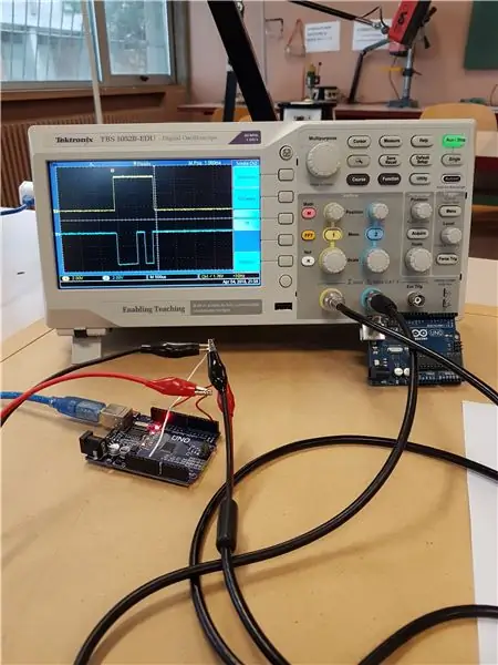 Koneksyon sa Oscilloscope at Display ng Signal