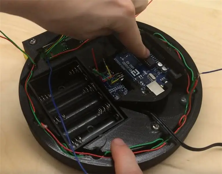 העלה קוד ומיקום Arduino