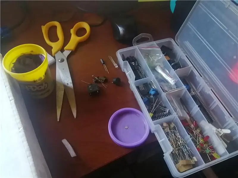 Selecció De Components Y Añadirlos a La Maqueta