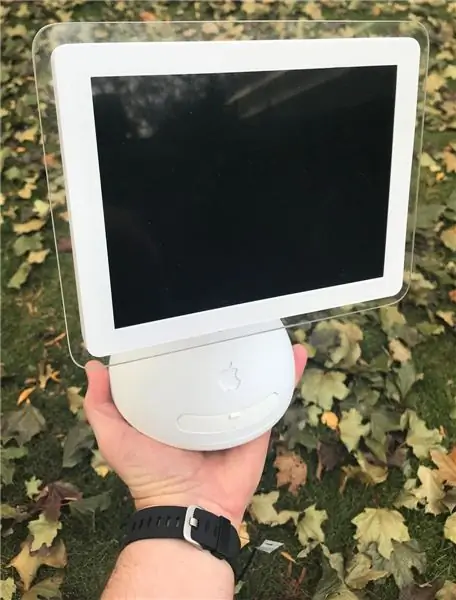 Ravna plošča Mini IMac G4 - poganja NUC