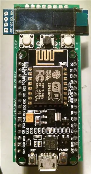 Išbandykite, ar viskas tinka „Protoboard“. Klijuokite LCD ekraną žemyn. Patikrinkite rezistorius ir mygtukų kaiščius multimetru