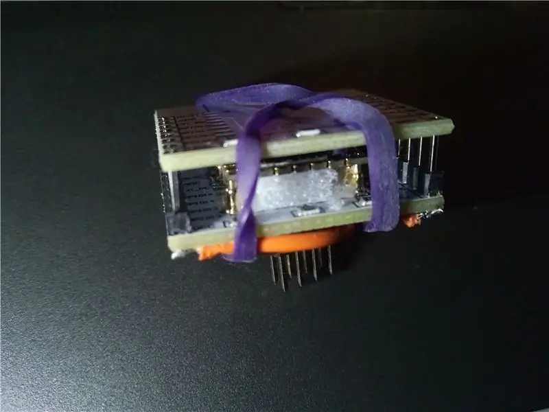 ESP-12ди Onto Pogo Pins менен Сэндвичти дагы бир Breakout Board менен тегиздеңиз