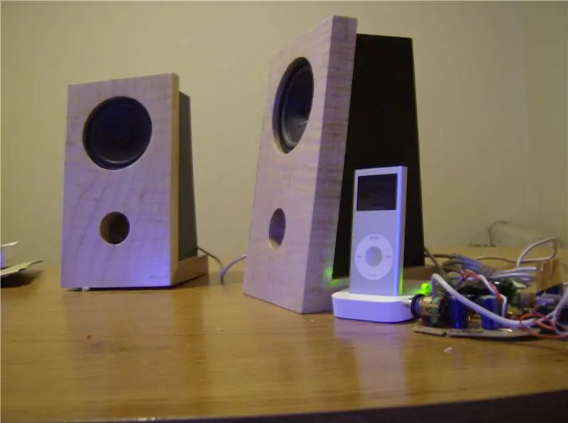 Mga Istante ng Tagapagsalita W / ipod Dock (Bahagi I - Mga Speaker Box): 7 Mga Hakbang