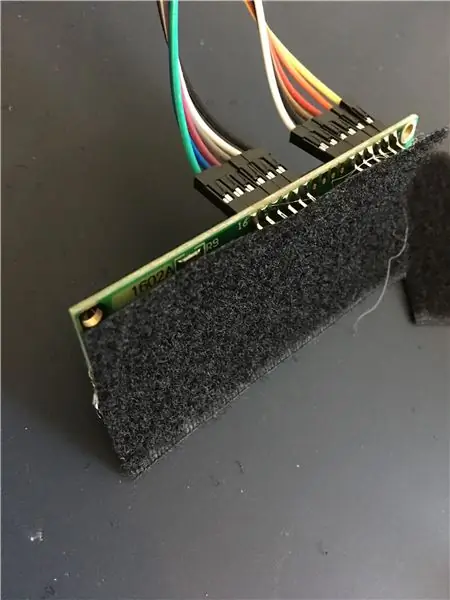 Pagdaragdag ng Velcro sa Mga Components