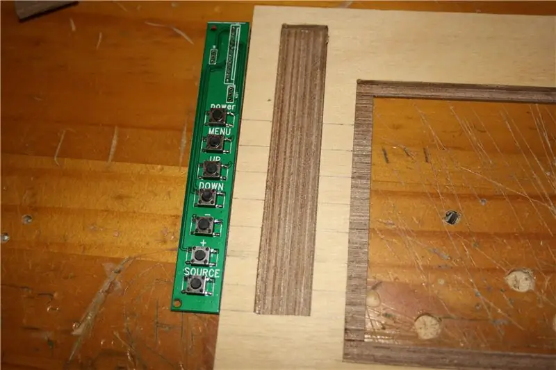 Montáž LCD a PCB