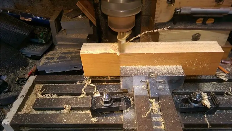 Alcuni lavori in legno, levigatura e un prototipo seguiti da altra levigatura!