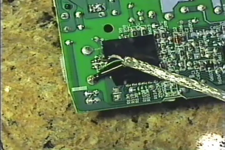 Lötdrähte auf PCB