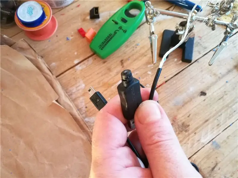 Instalación del extensor de enchufe USB