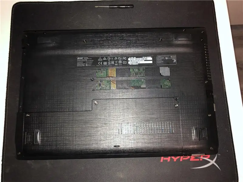 M.2 SSD -levyn vaihtaminen Acer Aspire E5-576: lle