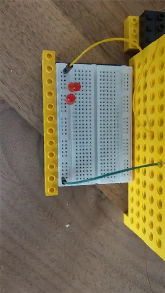 Verbinden Van De Spoel Het Breadboard менен жолугушту