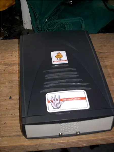 Crear un disco duro externo a partir de un CD / RW externo antiguo: 5 pasos Crear un disco duro externo a partir de un CD / RW externo antiguo: 5 pasos