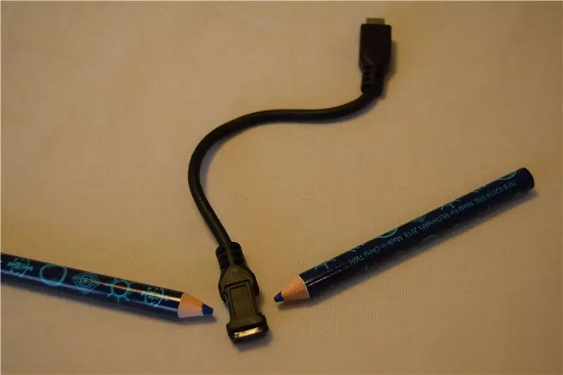 Հավաքեք Micro-USB պորտը