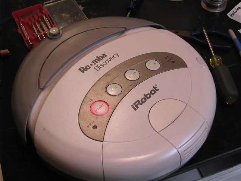 Kako očistiti prednji kotač Roomba Discovery: 12 koraka