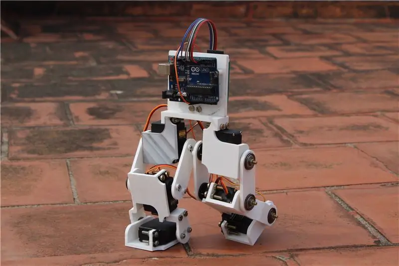 Robotický dvojnohý ovládaný Arduinom