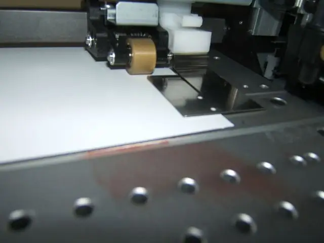 Ngarkoni fletën tuaj të magnetit në printer