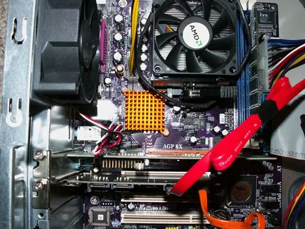 Agregar un ventilador al disipador de calor de una computadora - No se requieren tornillos: 5 pasos