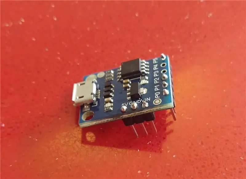 Juotosnaulat AtTiny85: een