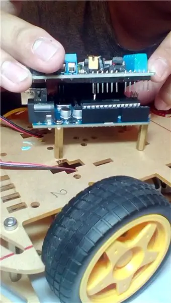 Kruvige Arduino auto külge!