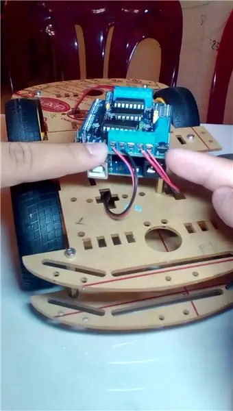 Dráty k motorovému štítu Arduino!