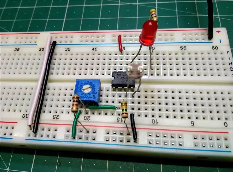 Tumšuma sensors, izmantojot OpAmp