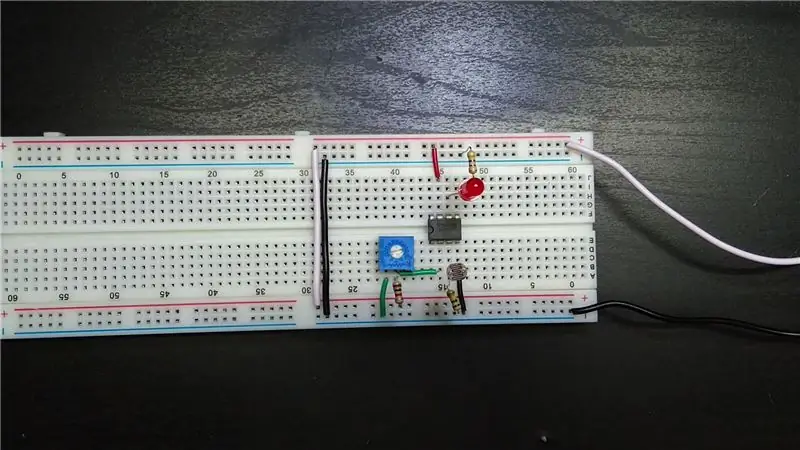 Sensor de oscuridad usando OpAmp