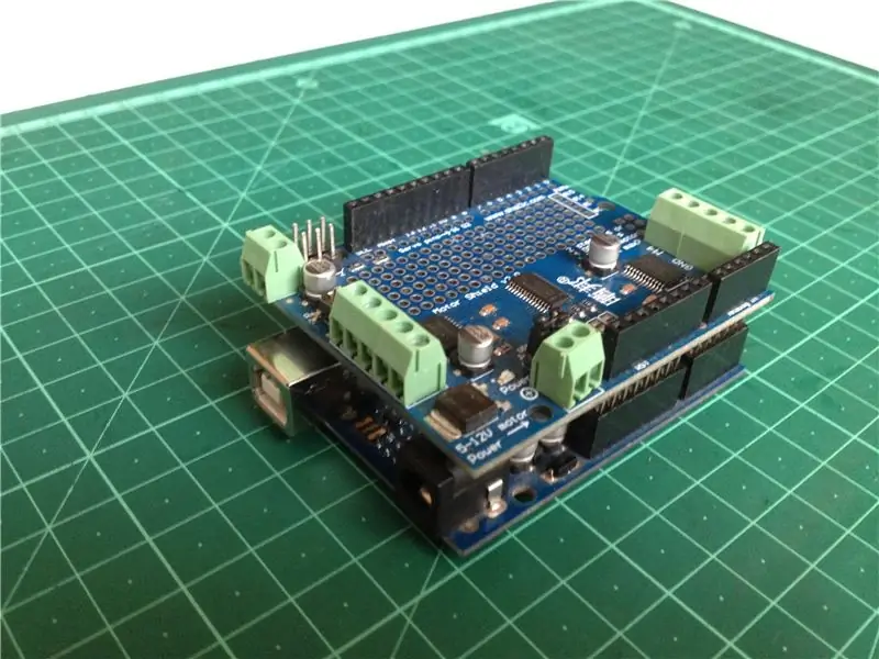 Installieren Sie die Motorabschirmung auf der Arudino-Platine