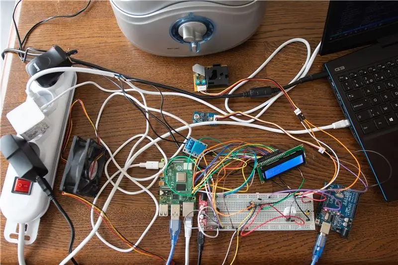 Circuit & Raspberry Pi: n kokoaminen