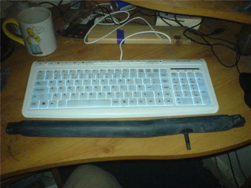 Pengangkat Kemiringan Keyboard.: 3 Langkah