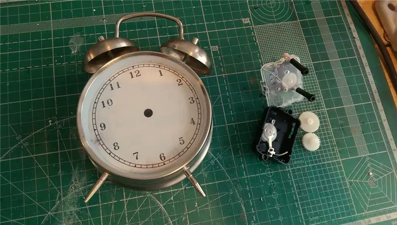 Reloj de pronóstico del tiempo con alarma antigua y Arduino