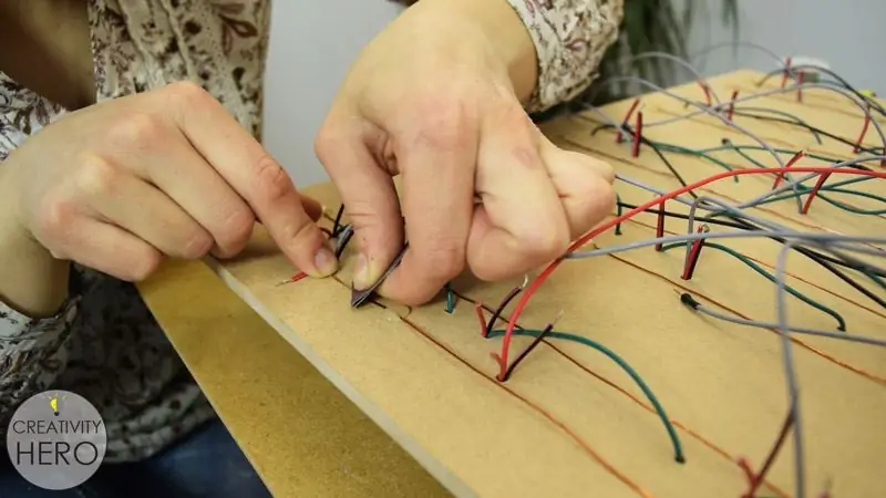 Soldar los cables e insertarlos en la placa Arduino